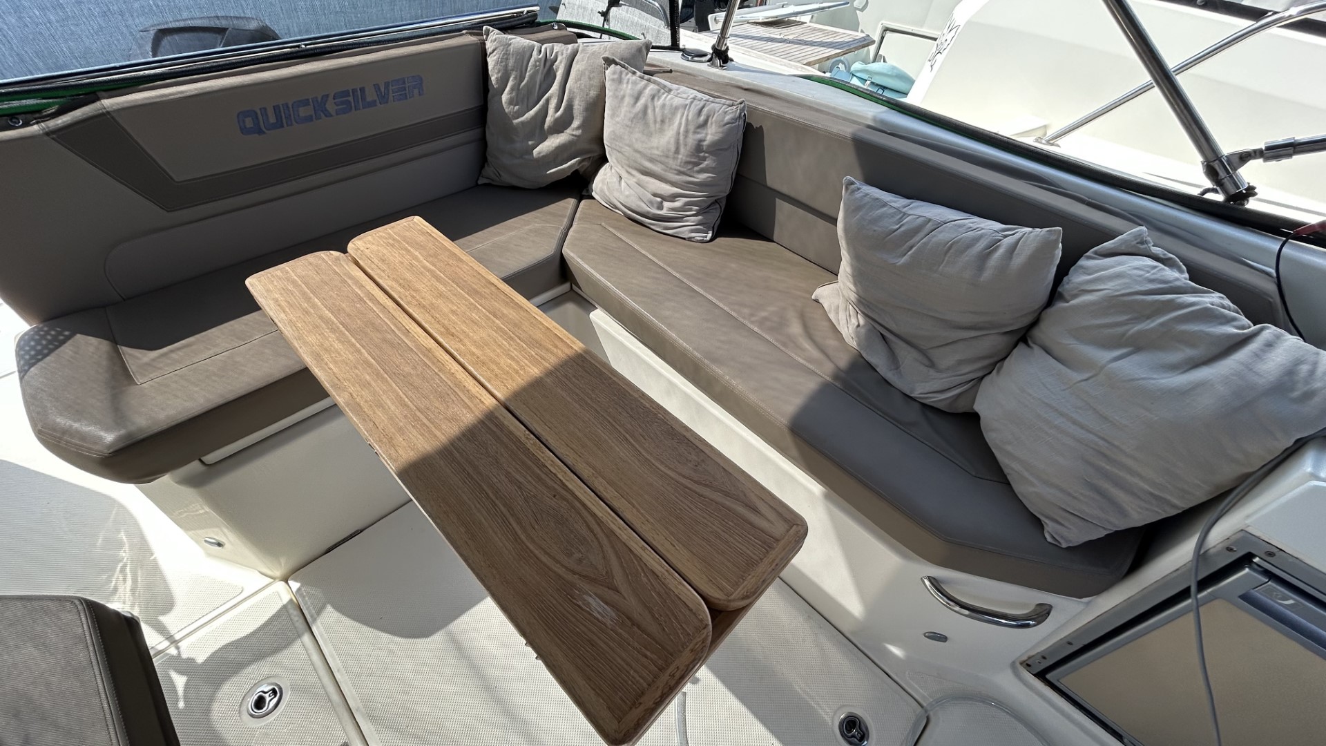 QUICKSILVER - ACTIV 805 SUN DECK à vendre