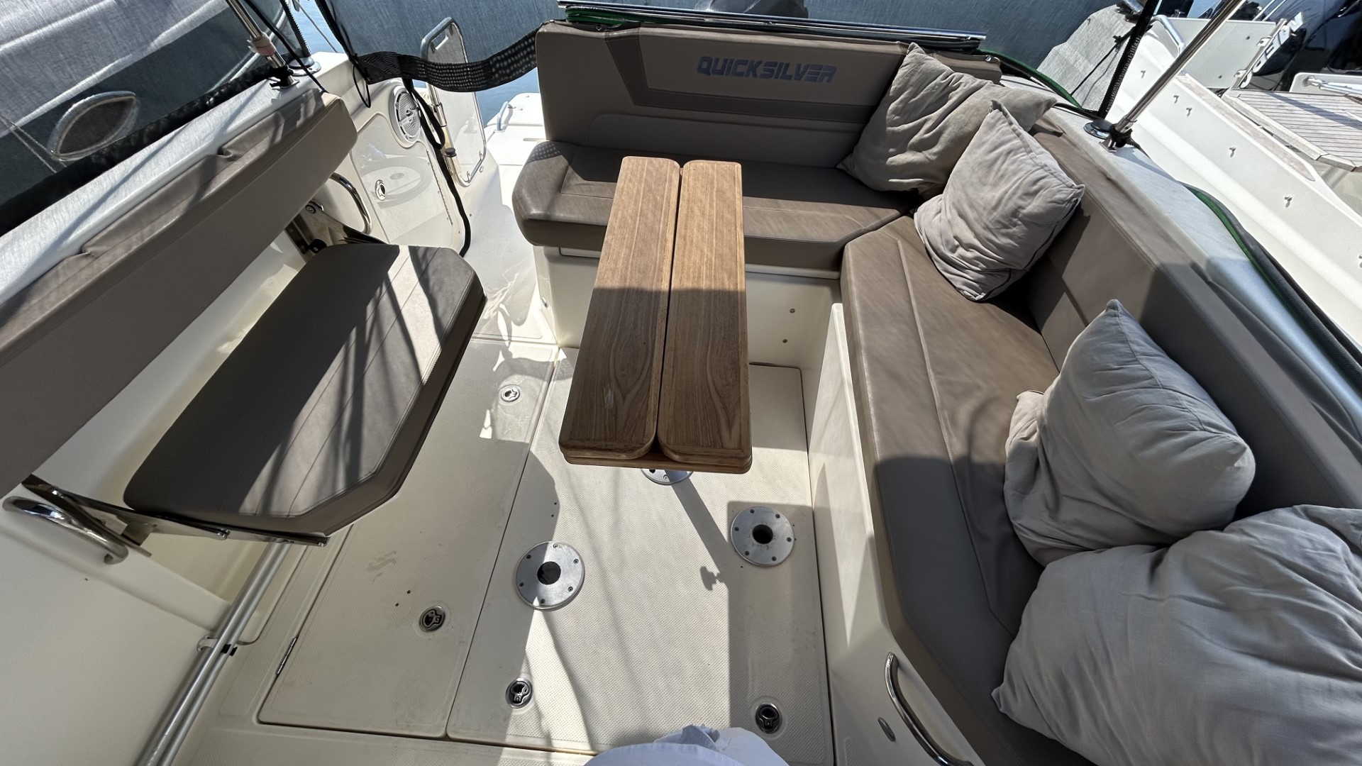 QUICKSILVER - ACTIV 805 SUN DECK à vendre