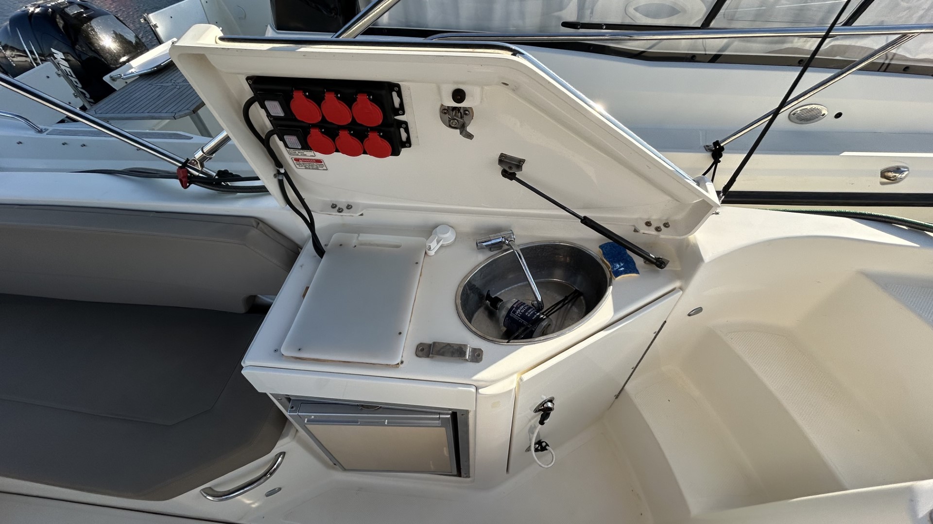 QUICKSILVER - ACTIV 805 SUN DECK à vendre