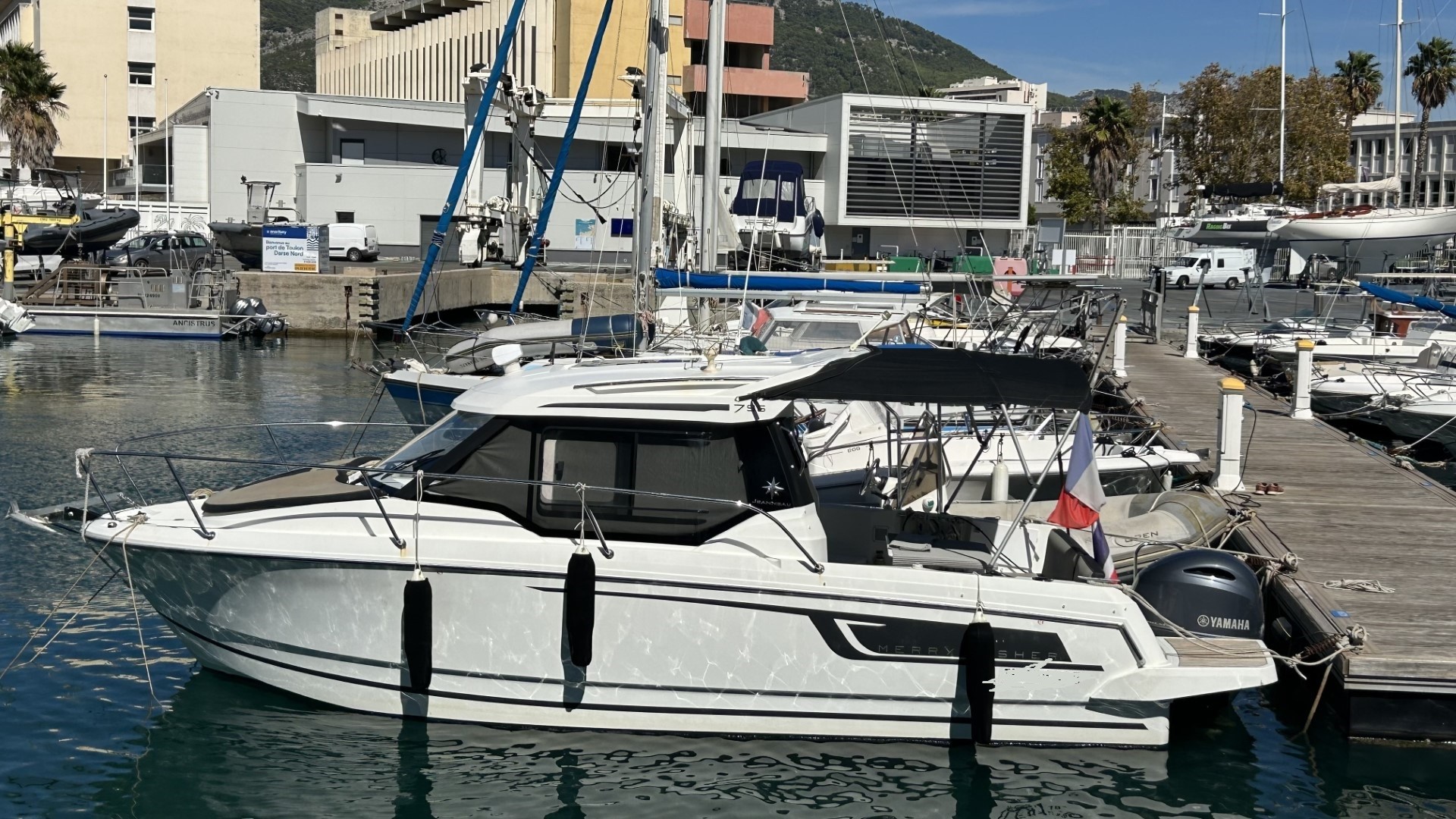 JEANNEAU - MERRY FISHER 795 à vendre