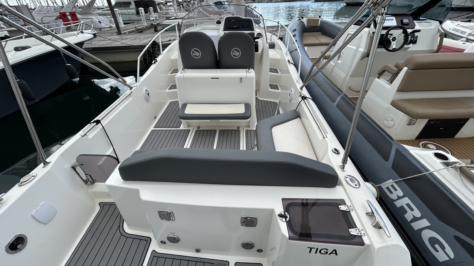 WHITE SHARK - 240 SC à vendre