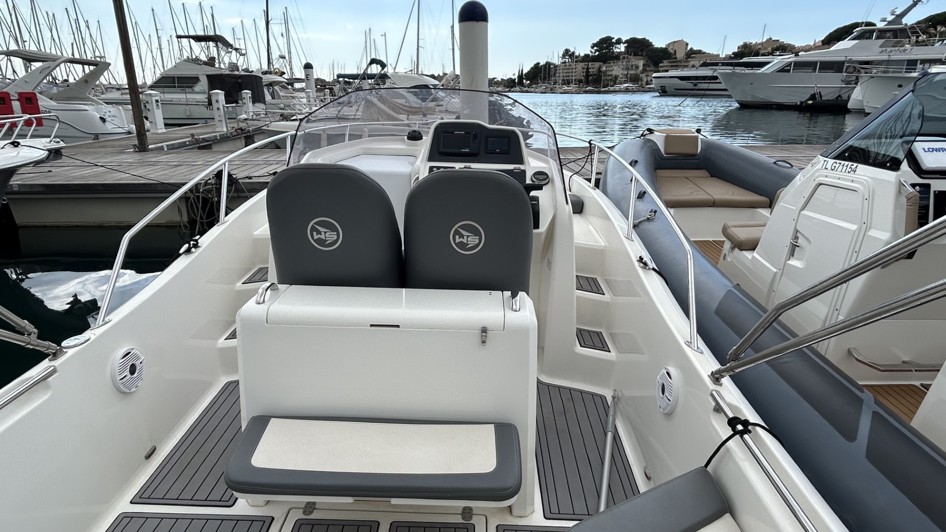 WHITE SHARK - 240 SC à vendre