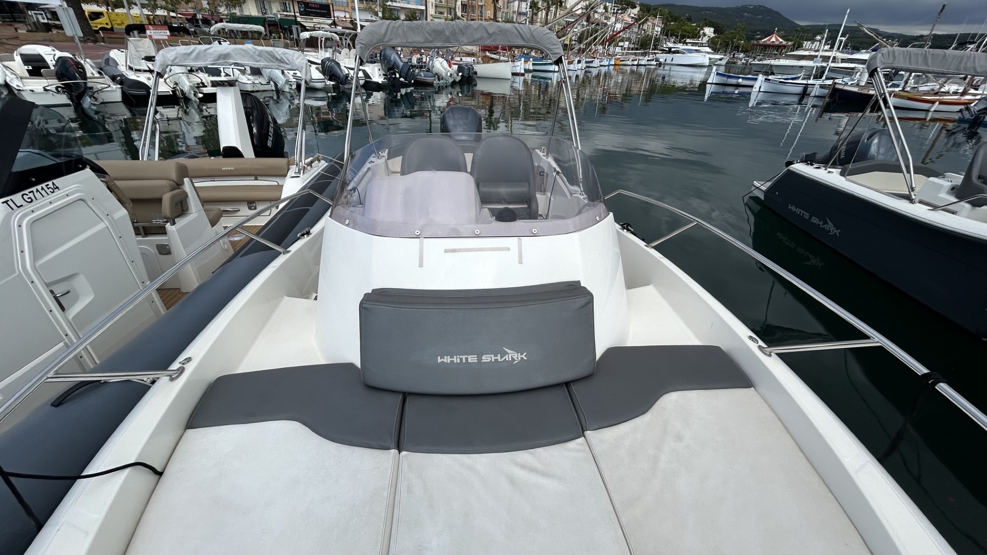 WHITE SHARK - 240 SC à vendre