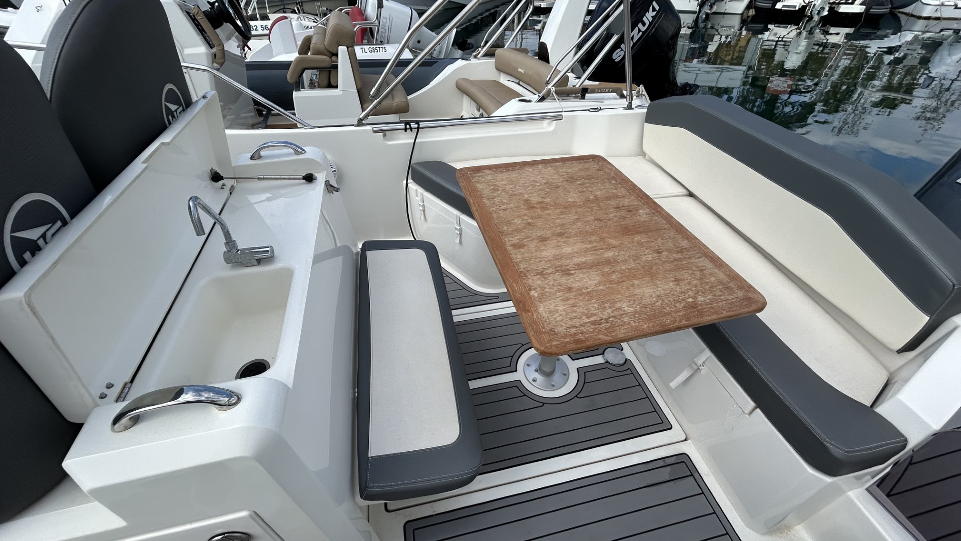 WHITE SHARK - 240 SC à vendre