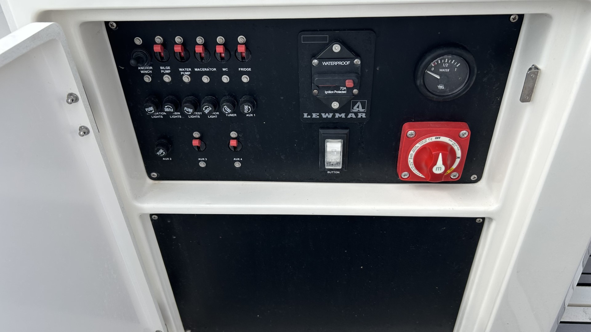 WHITE SHARK - 240 SC à vendre