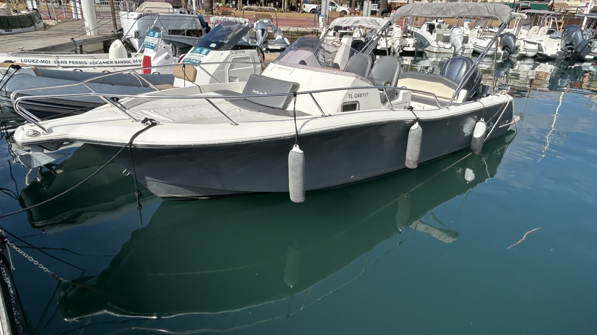 WHITE SHARK - 240 SC à vendre