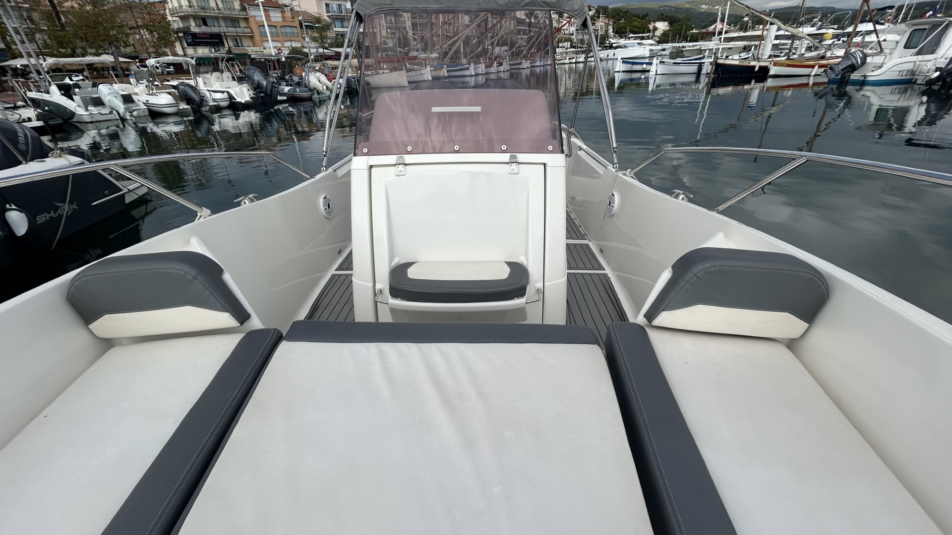 WHITE SHARK - 240 CC EVO à vendre