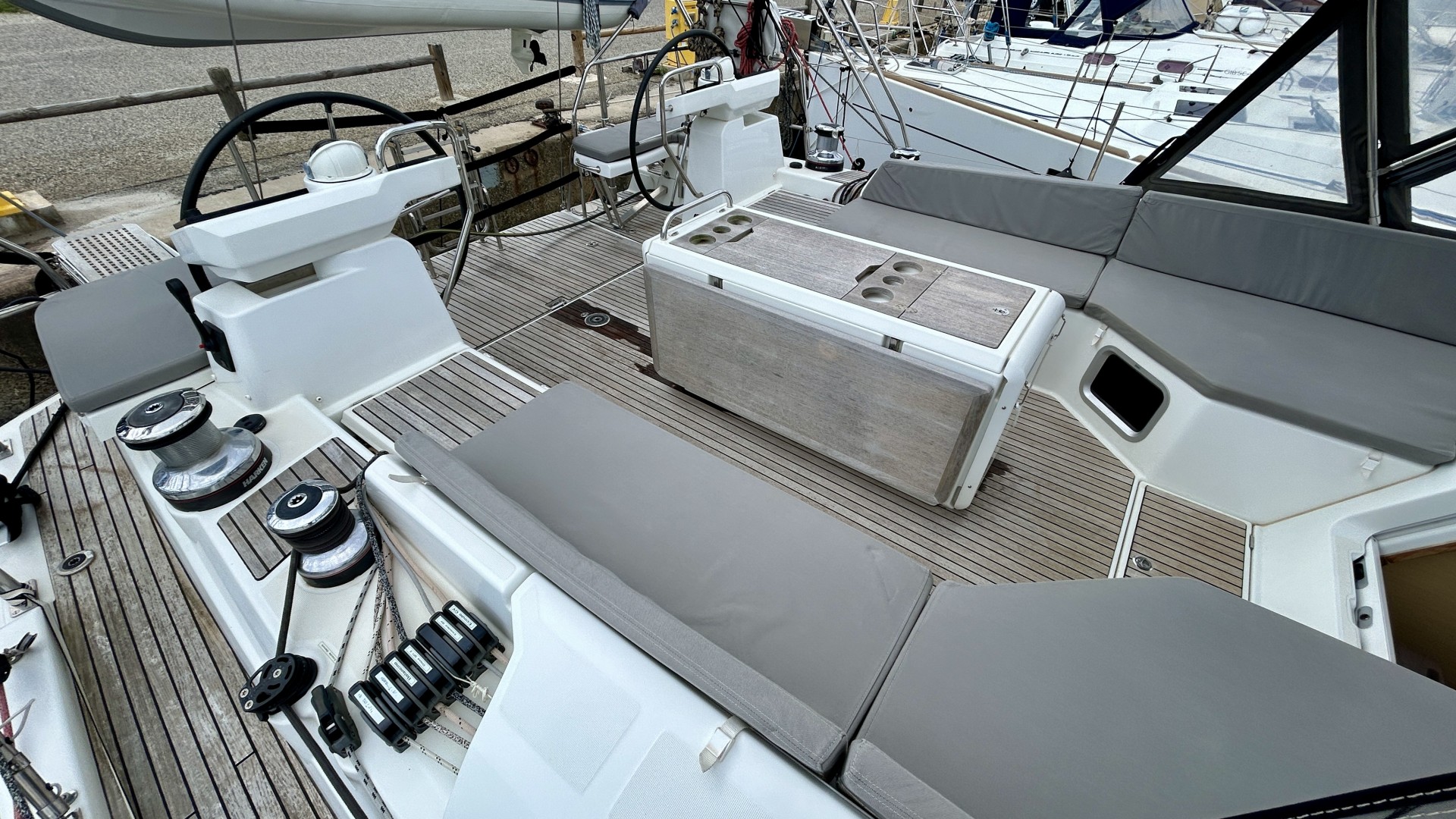 JEANNEAU - 54 à vendre