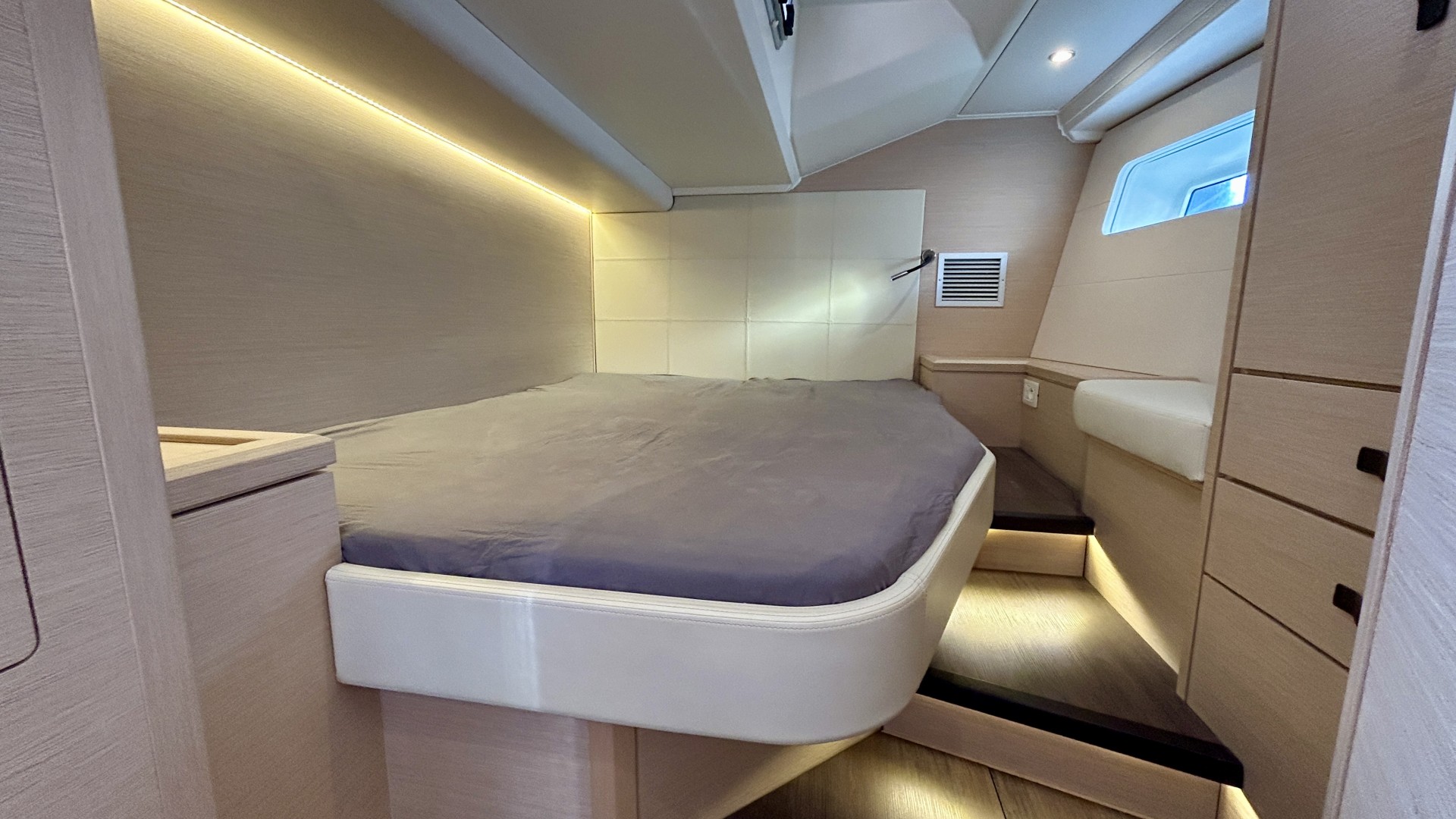 JEANNEAU - 54 à vendre