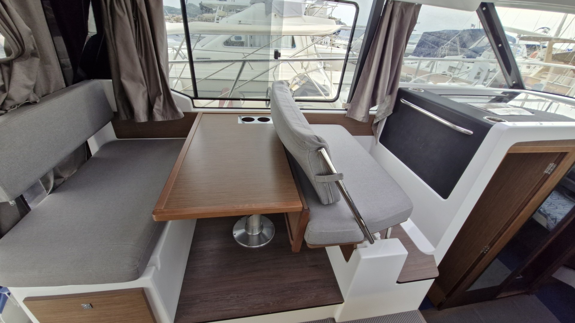 JEANNEAU - MERRY FISHER 10.95 à vendre