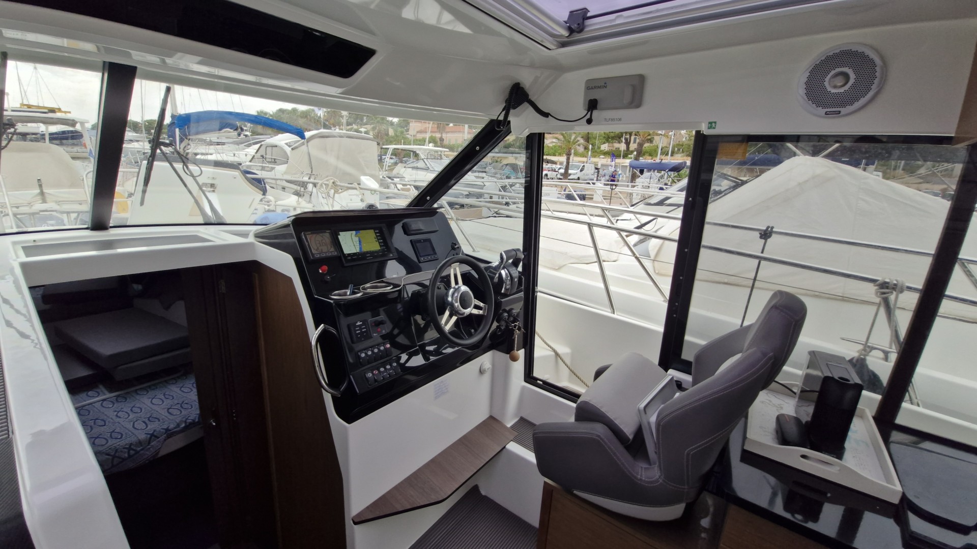 JEANNEAU - MERRY FISHER 10.95 à vendre