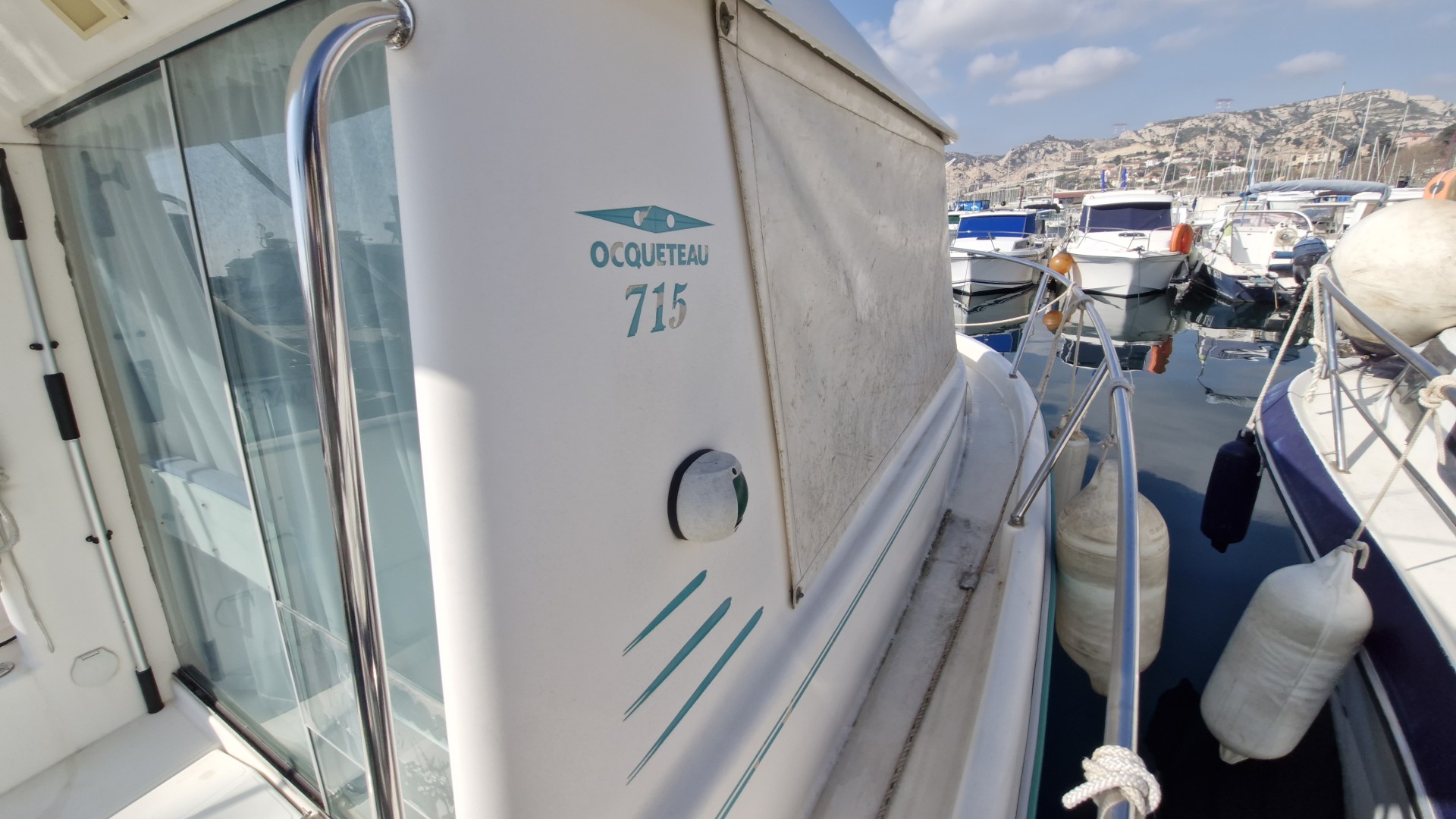 OCQUETEAU - 715 à vendre