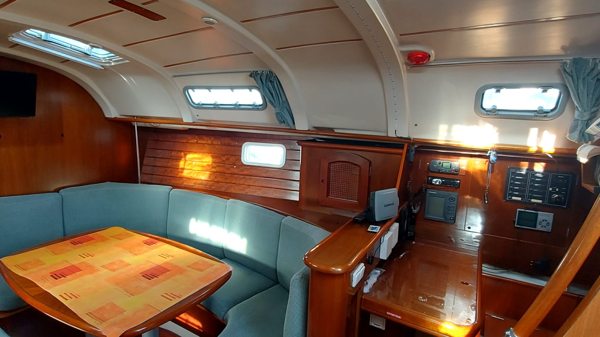 BENETEAU - OCEANIS 381 à vendre