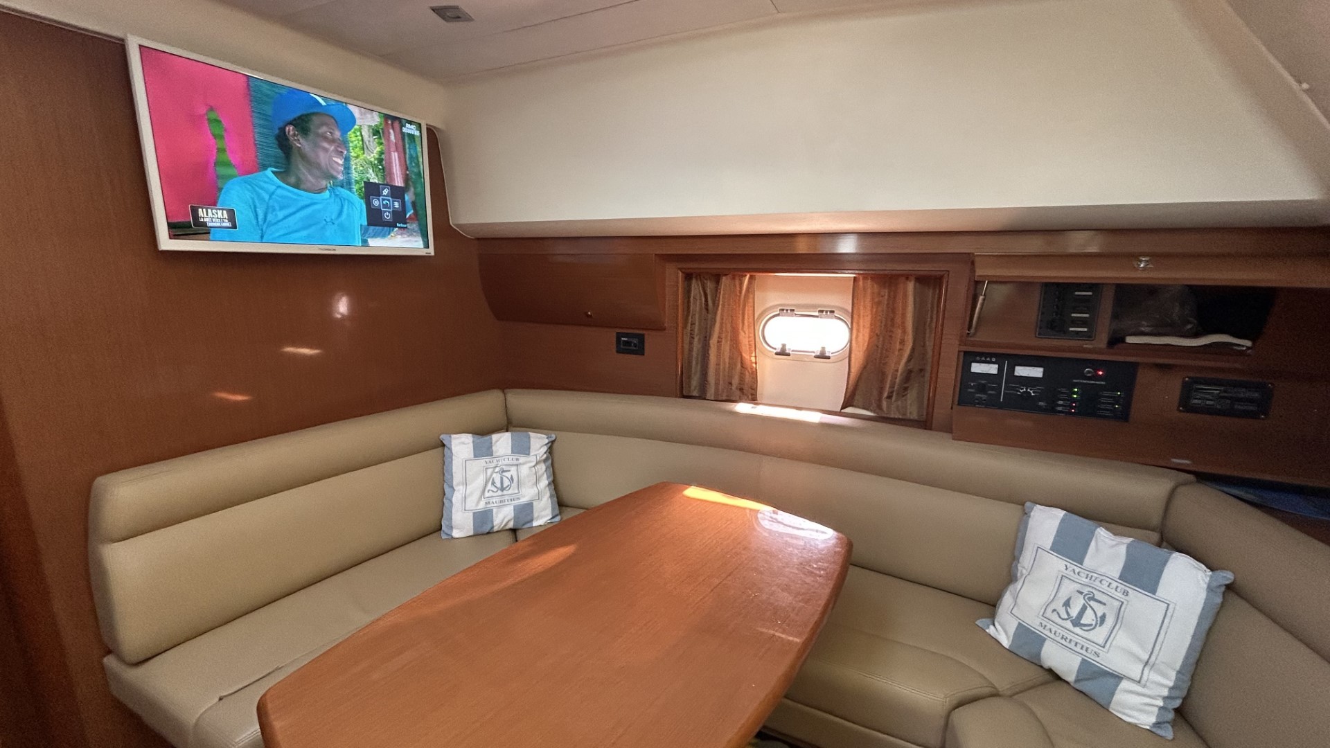 JEANNEAU - PRESTIGE 38 S à vendre