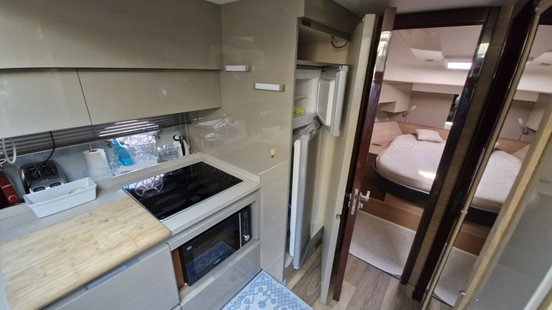 QUEENS - 54 à vendre