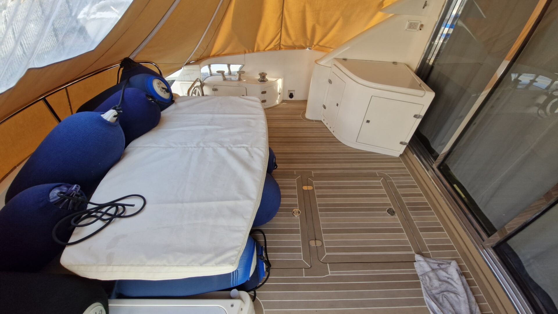 QUEENS - 54 à vendre