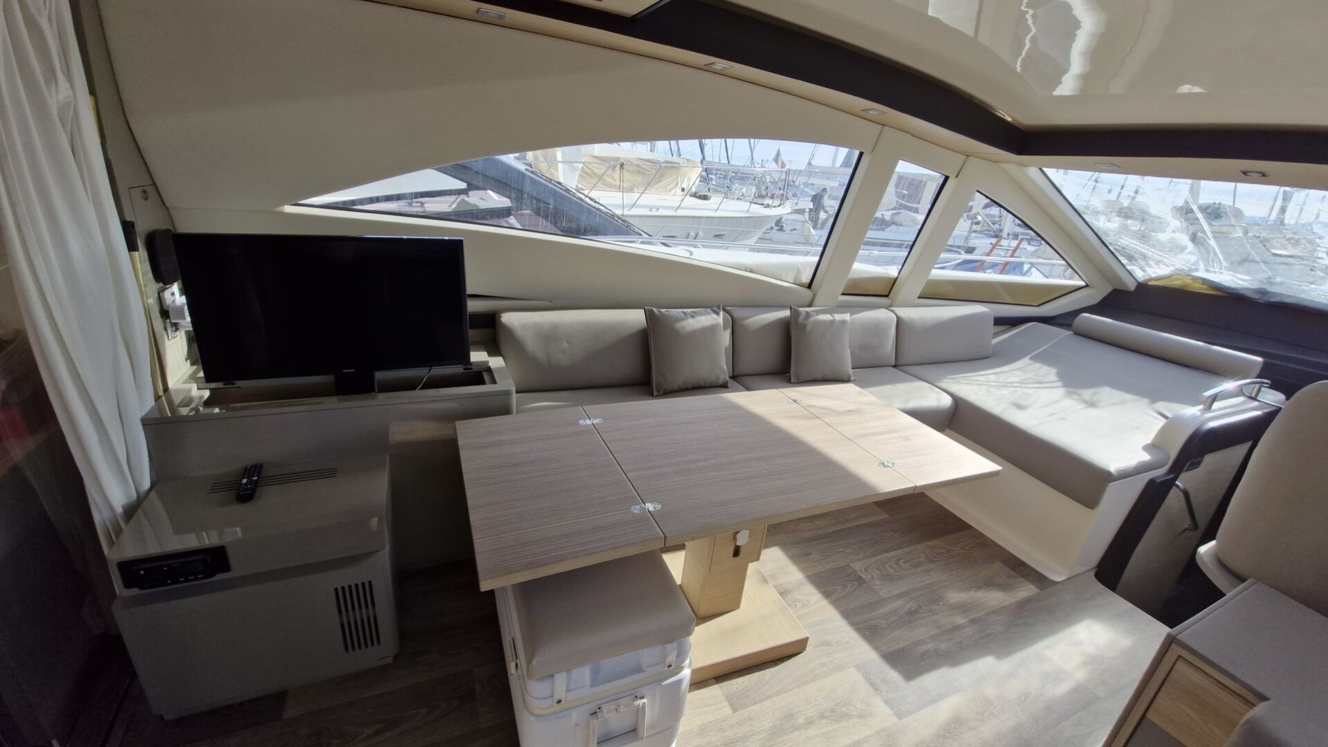 QUEENS - 54 à vendre