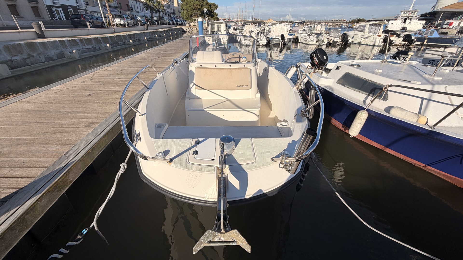 QUICKSILVER - 675 ACTIV OPEN à vendre