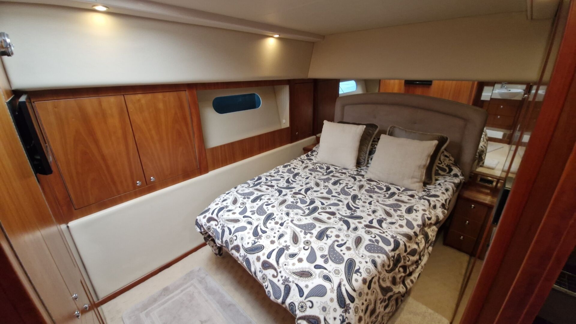 RIVIERA MARINE - 58 FLY à vendre