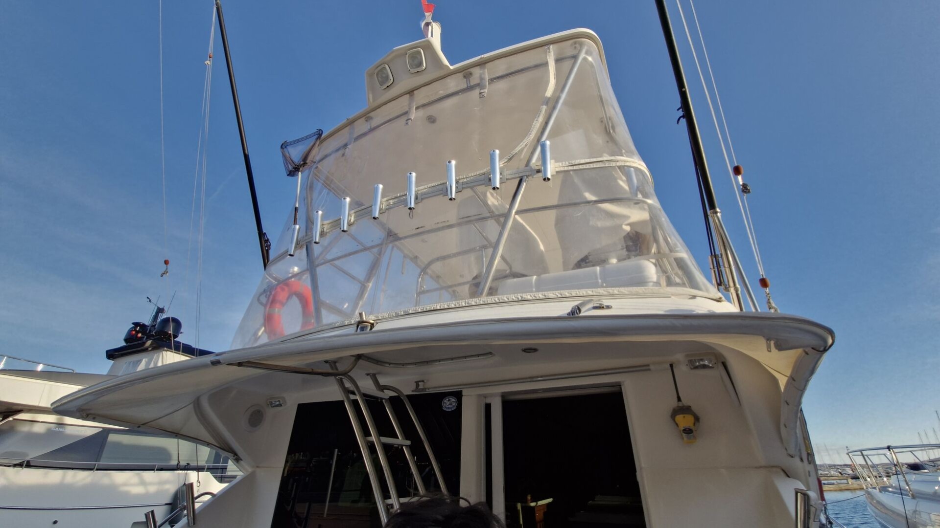 RIVIERA MARINE - 58 FLY à vendre