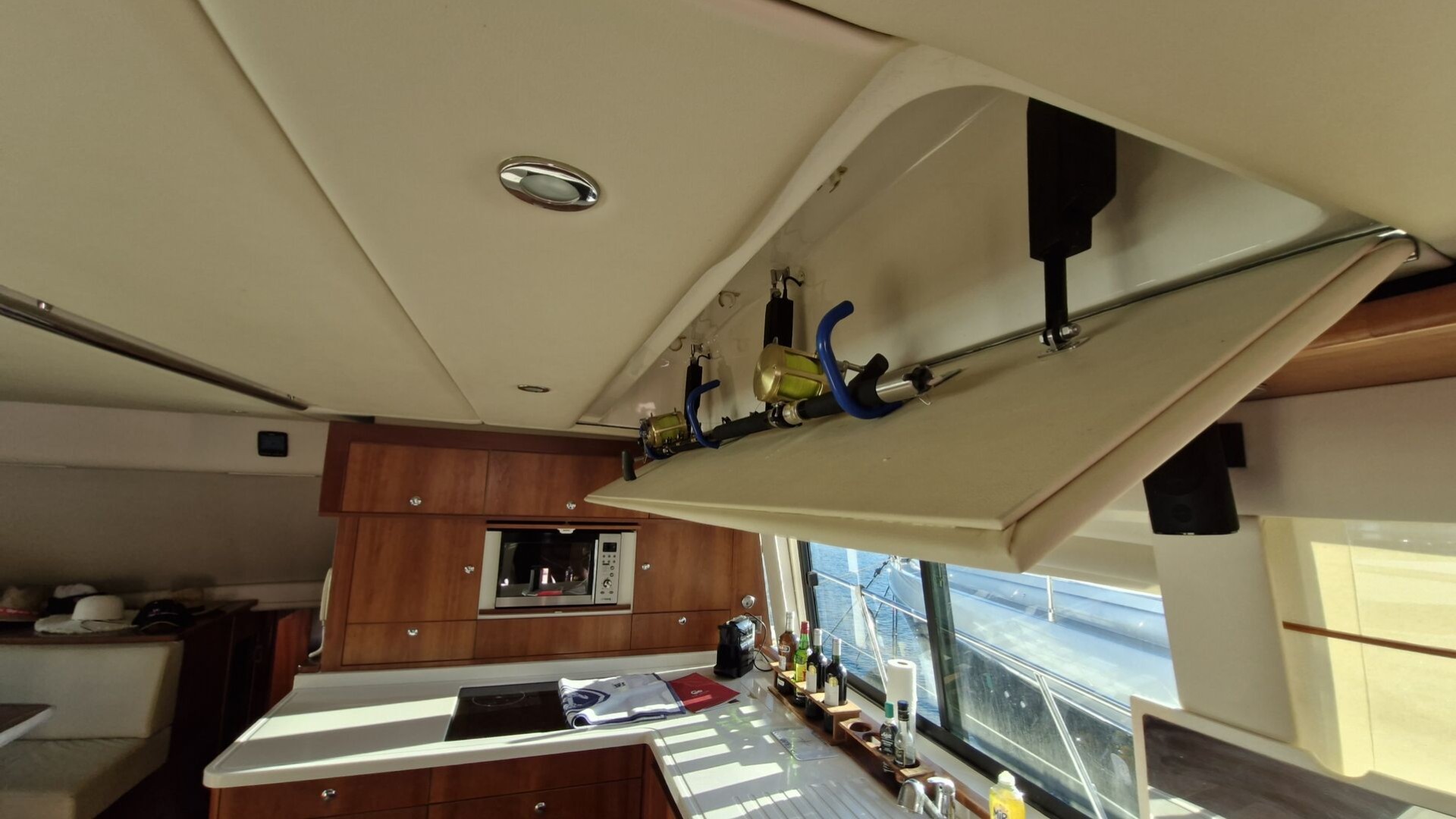 RIVIERA MARINE - 58 FLY à vendre