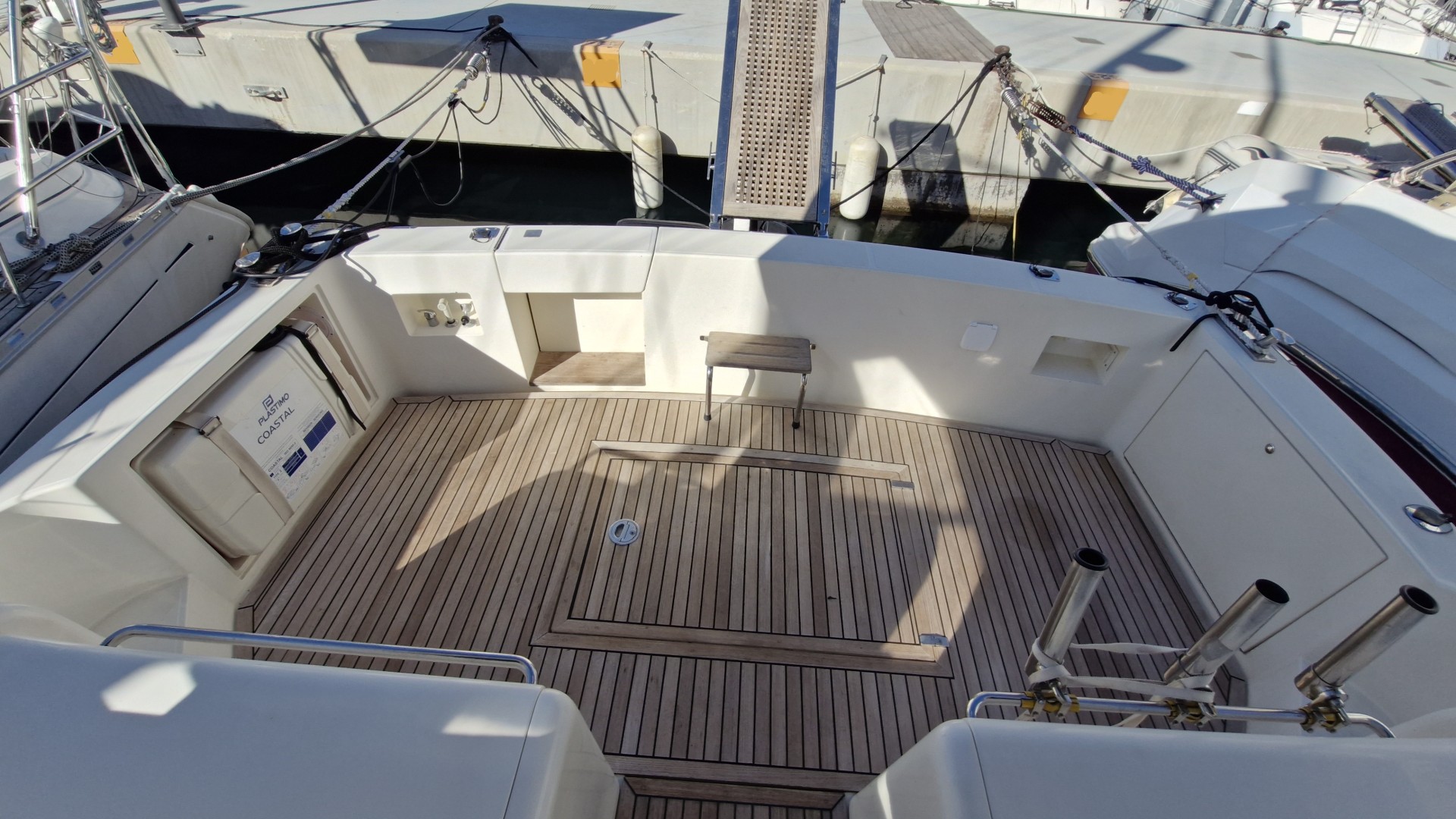 UNIESSE - 42 à vendre