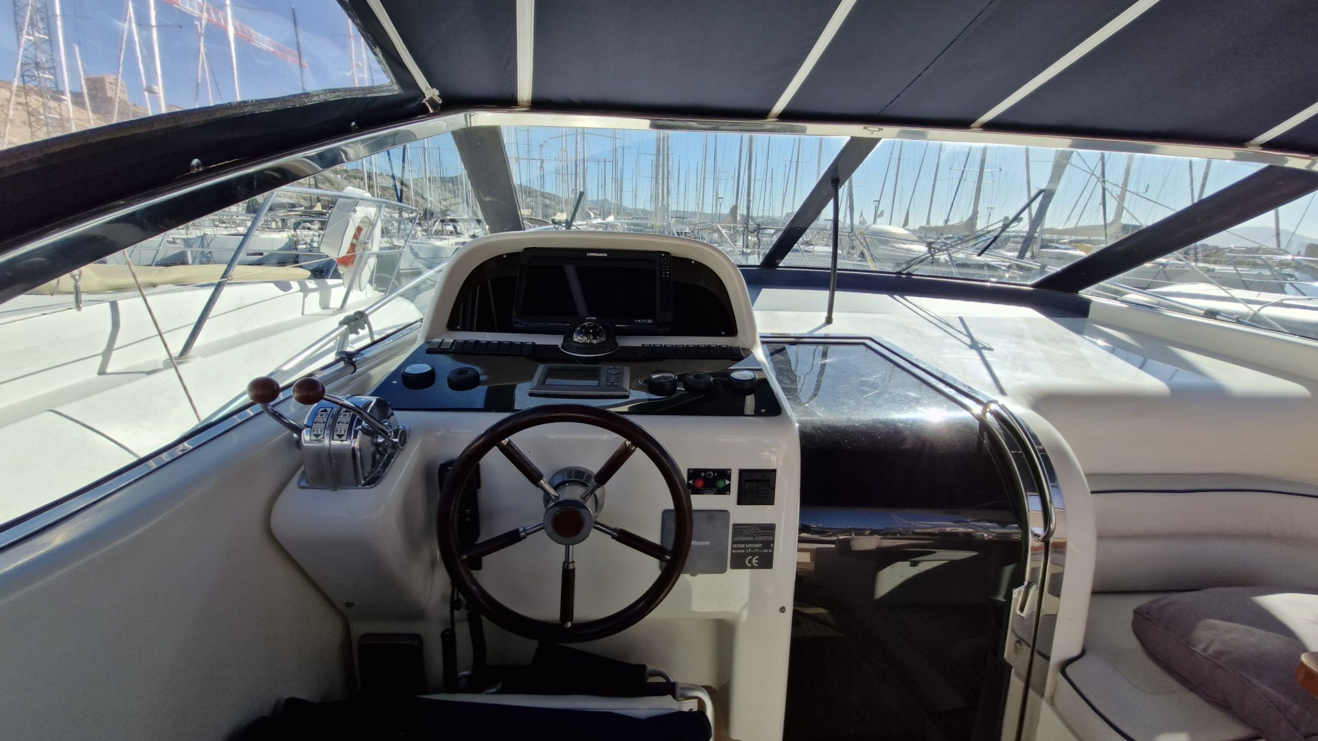 UNIESSE - 42 à vendre