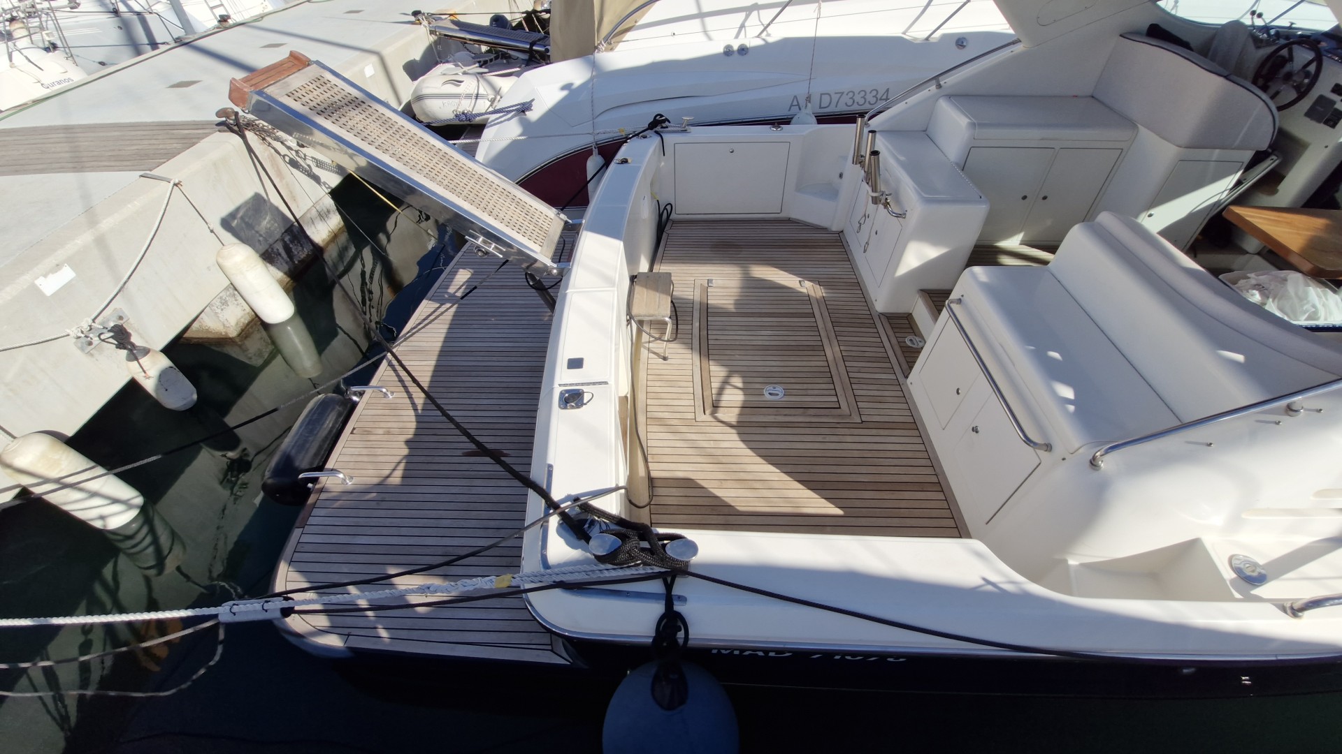 UNIESSE - 42 à vendre