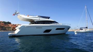 FERRETTI - 550 à vendre