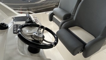 WHITE SHARK - 240CC à vendre