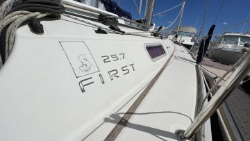 BENETEAU - first 25.7 à vendre