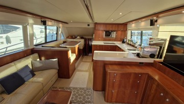 RIVIERA MARINE - 58 FLY à vendre