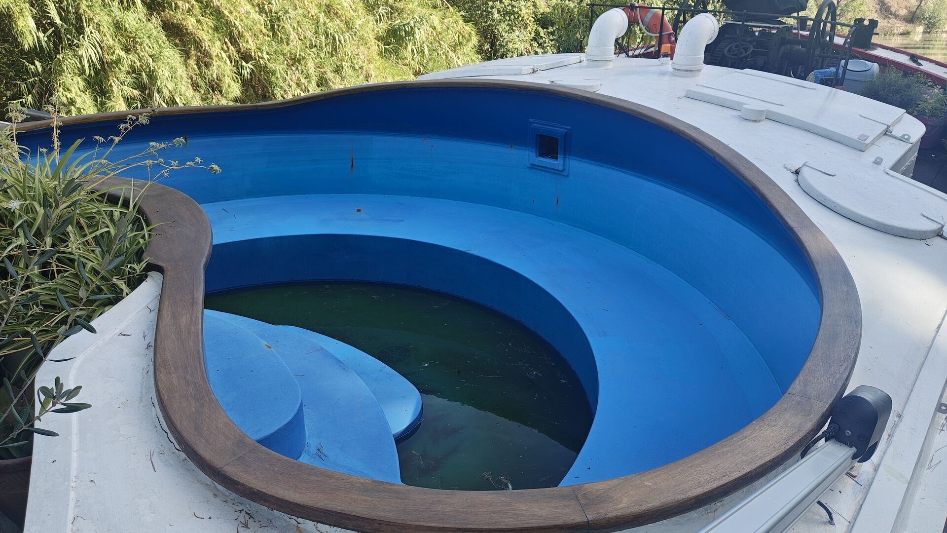 Chantier MICHAUT - Peniche 29.37m à vendre