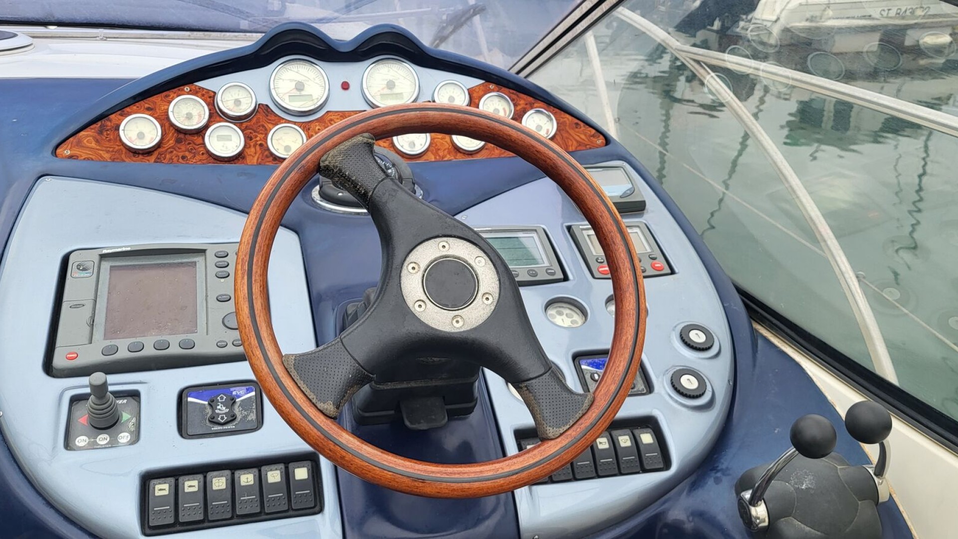 ATLANTIS - 42 à vendre