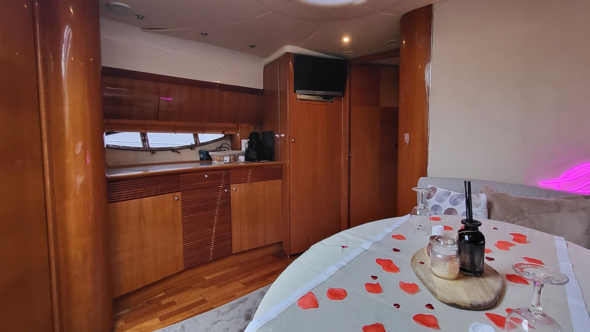 ATLANTIS - 42 à vendre