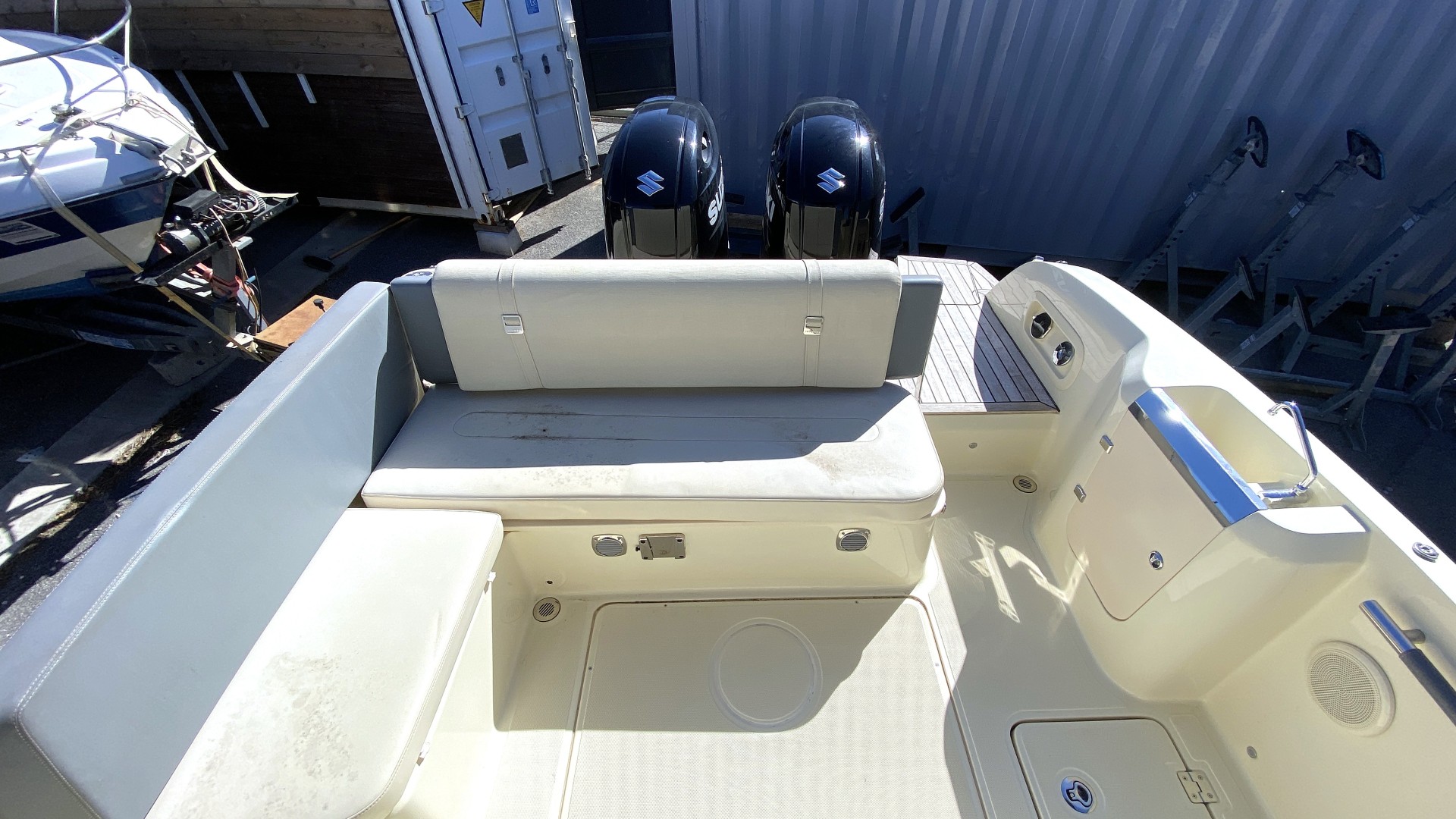 INVICTUS - 270 CX à vendre