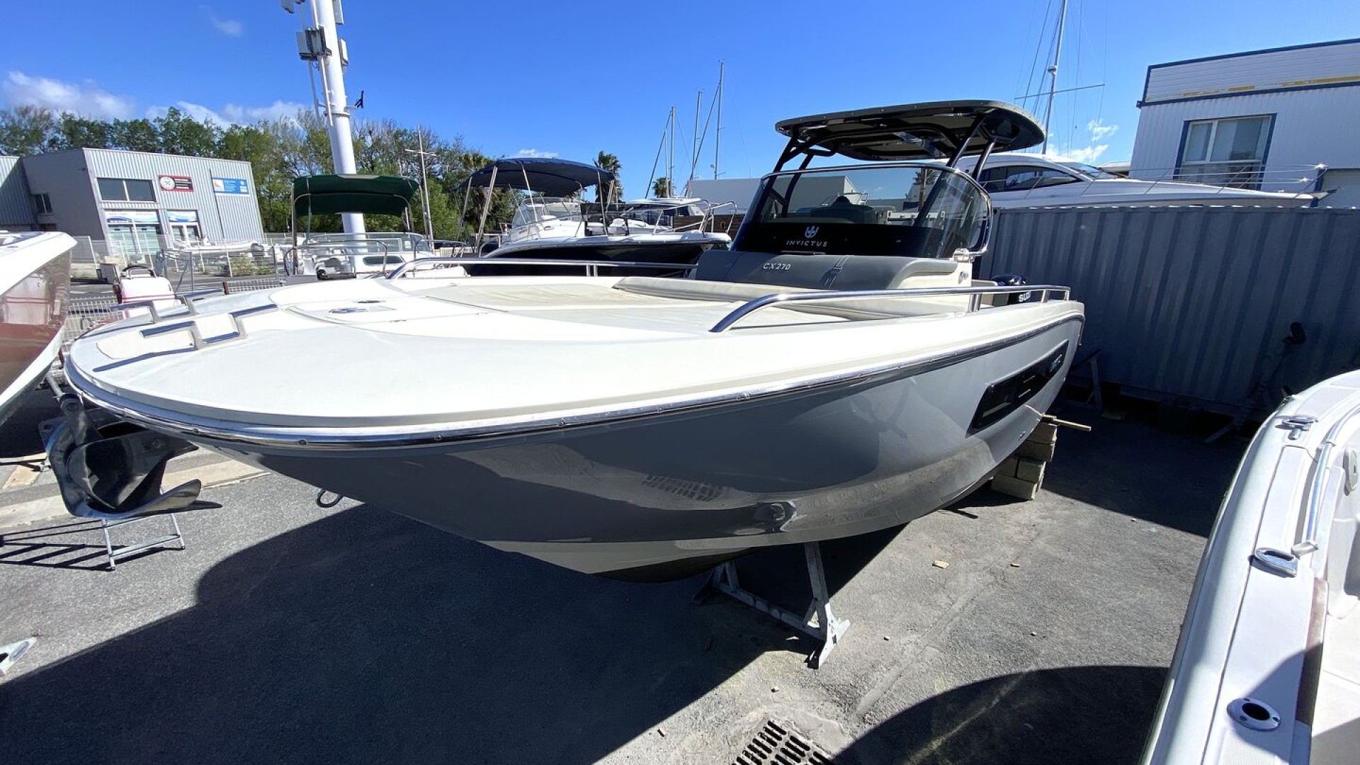 INVICTUS - 270 CX à vendre