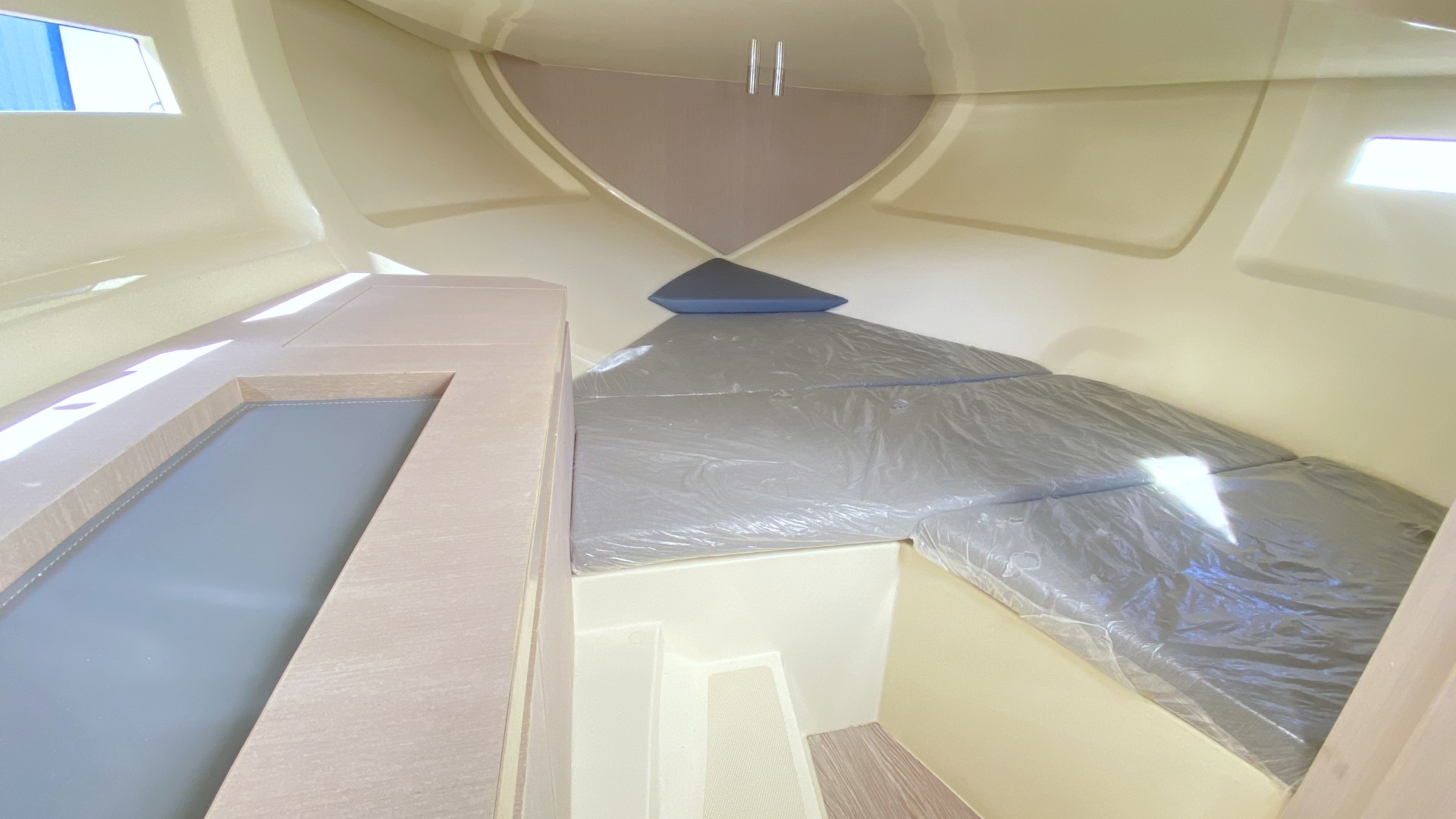 INVICTUS - 270 CX à vendre