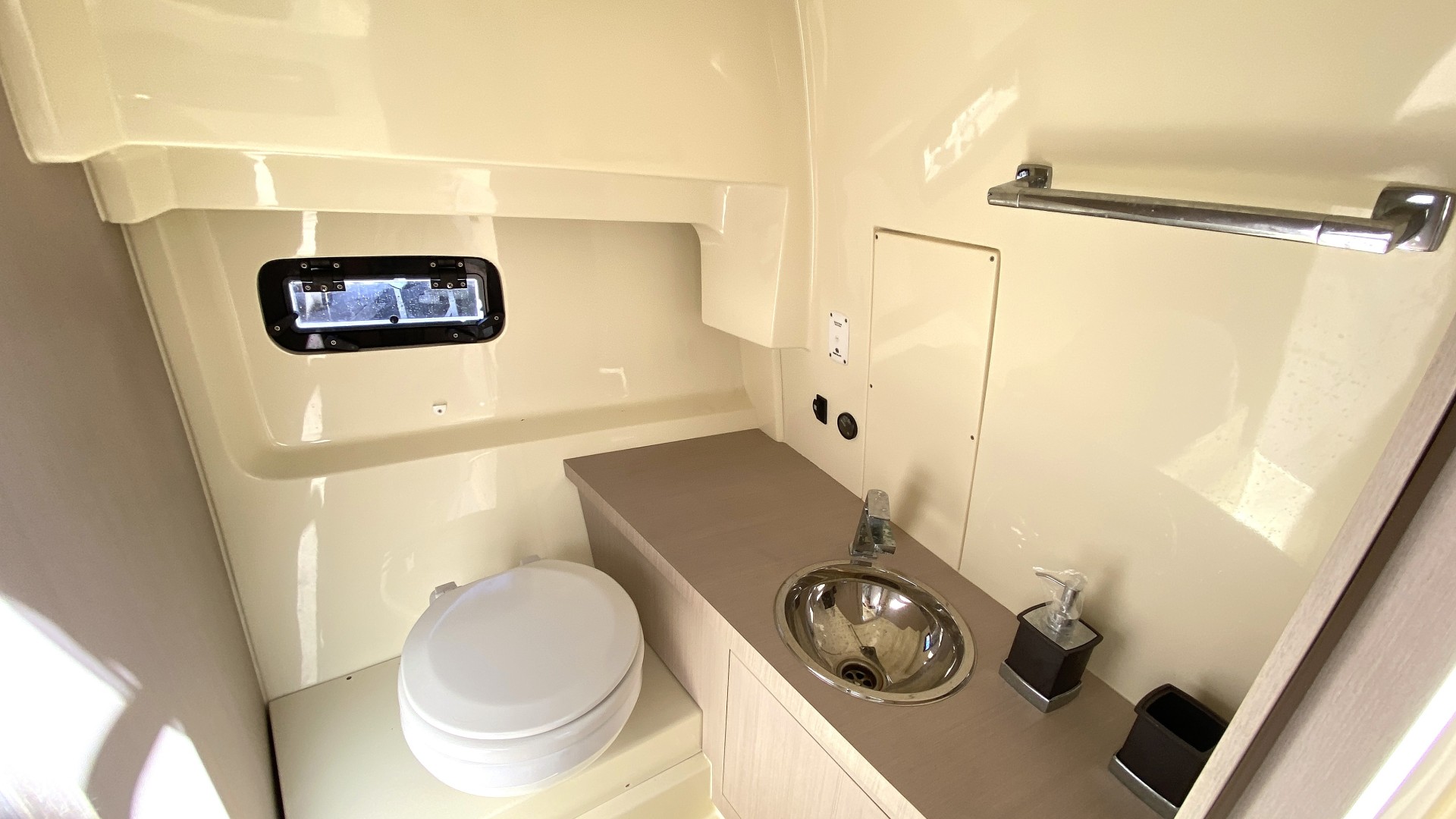 INVICTUS - 270 CX à vendre