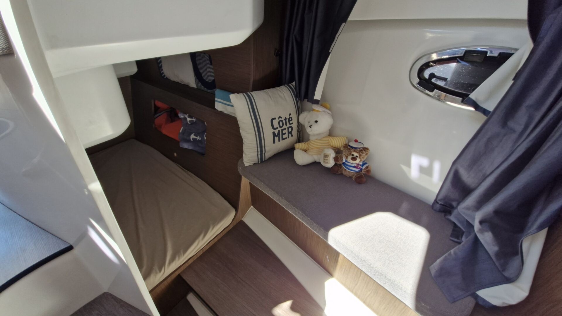 BENETEAU - ANTARES 8.80 à vendre