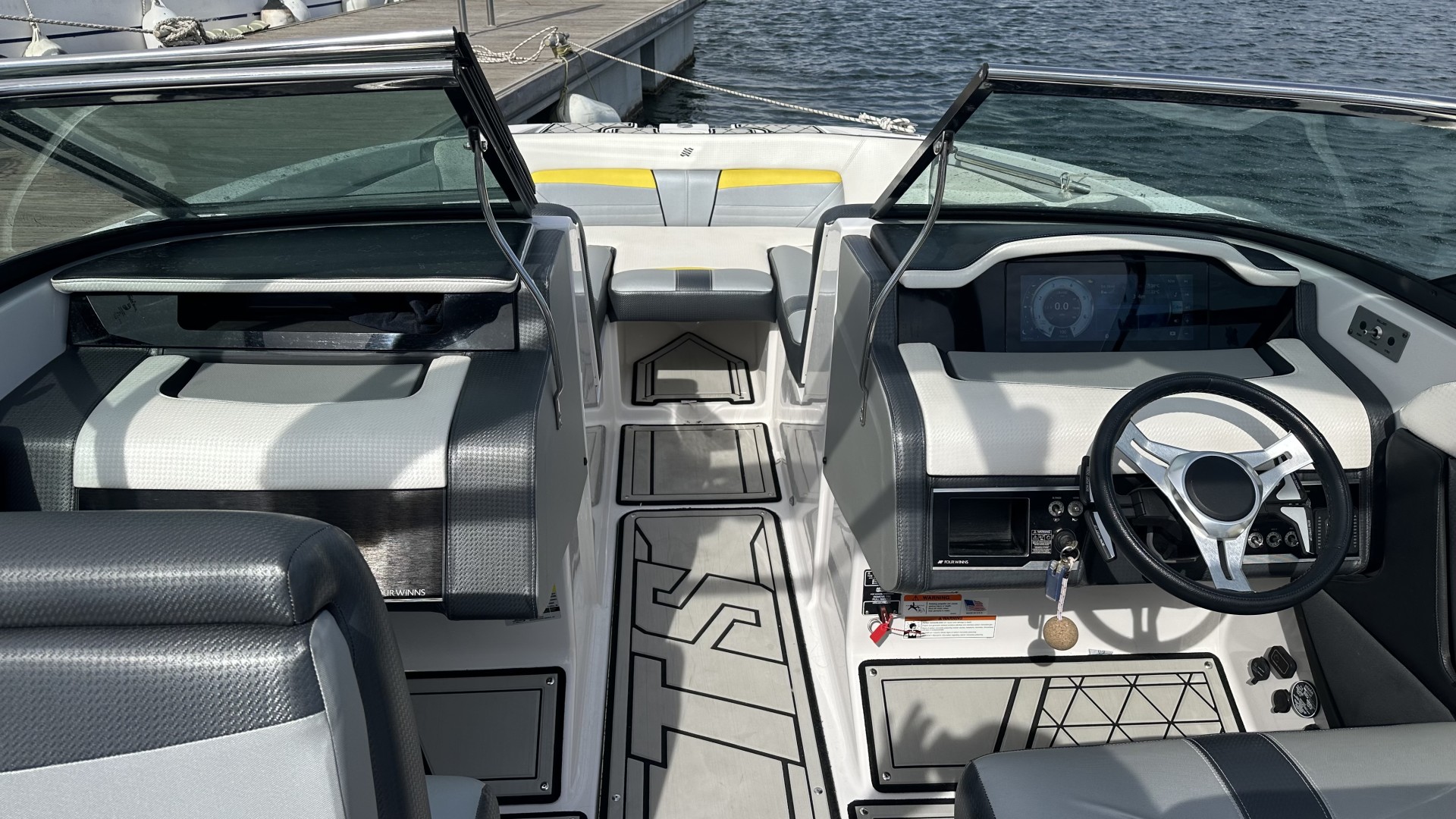 FOUR WINNS - TS 222 à vendre