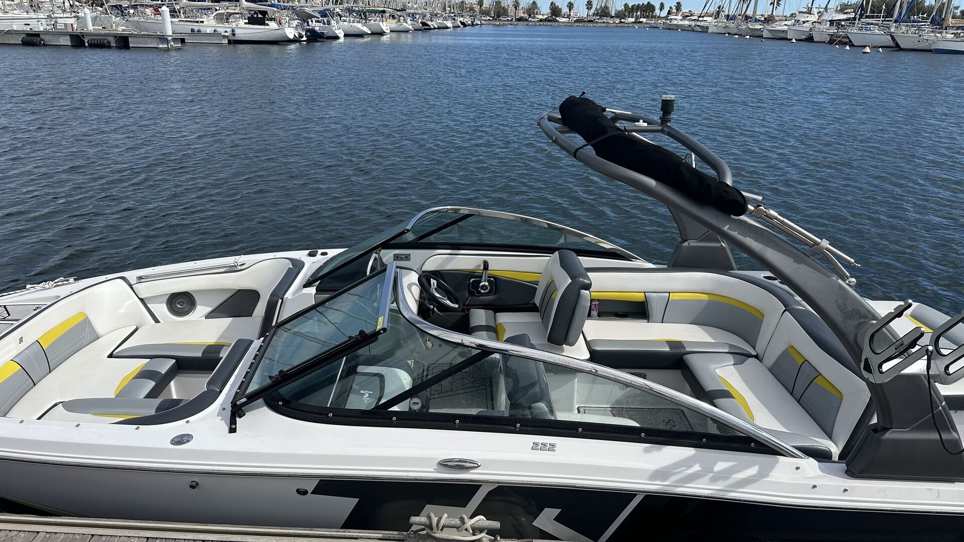 FOUR WINNS - TS 222 à vendre