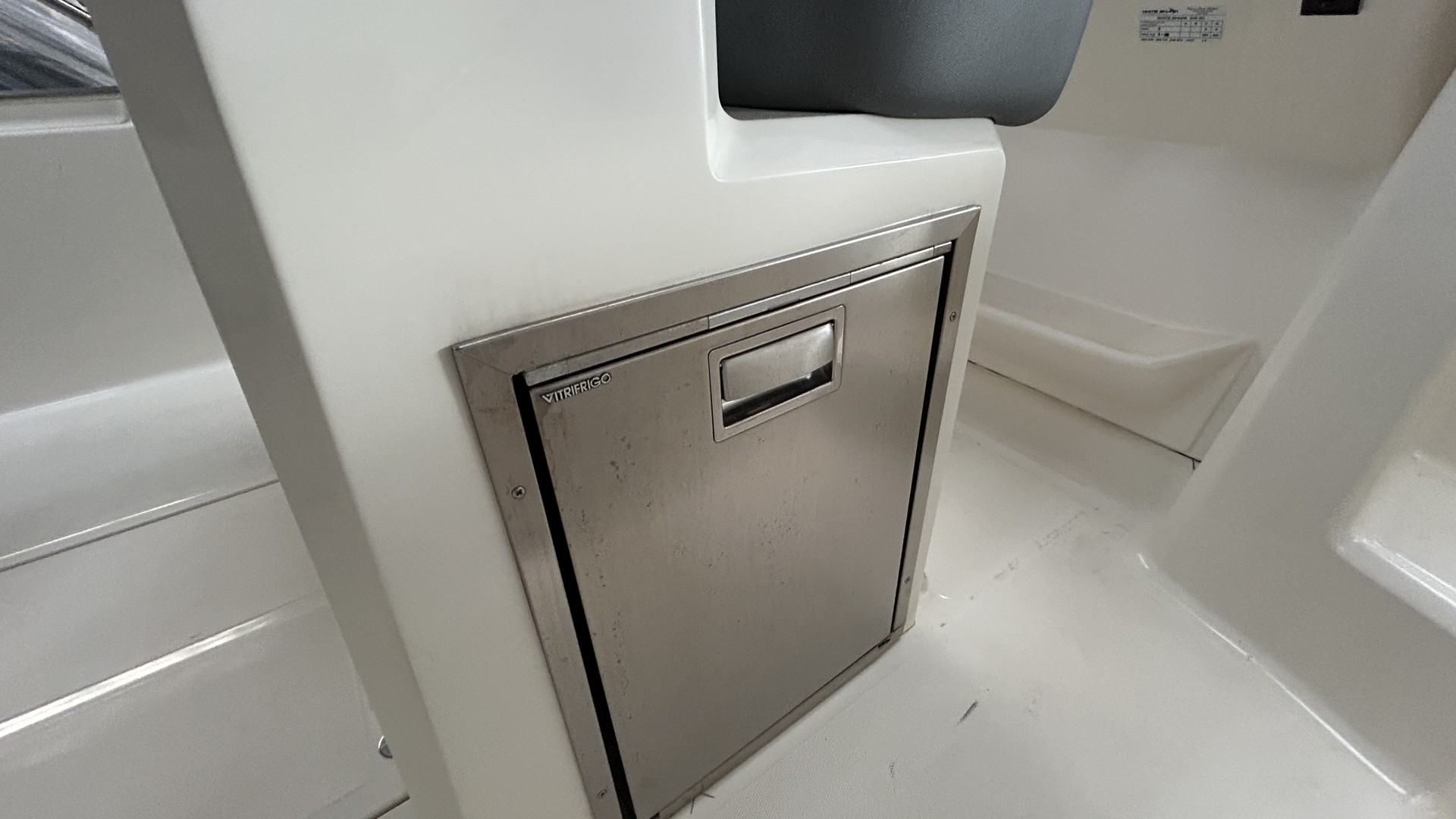 WHITE SHARK - 240 SC à vendre