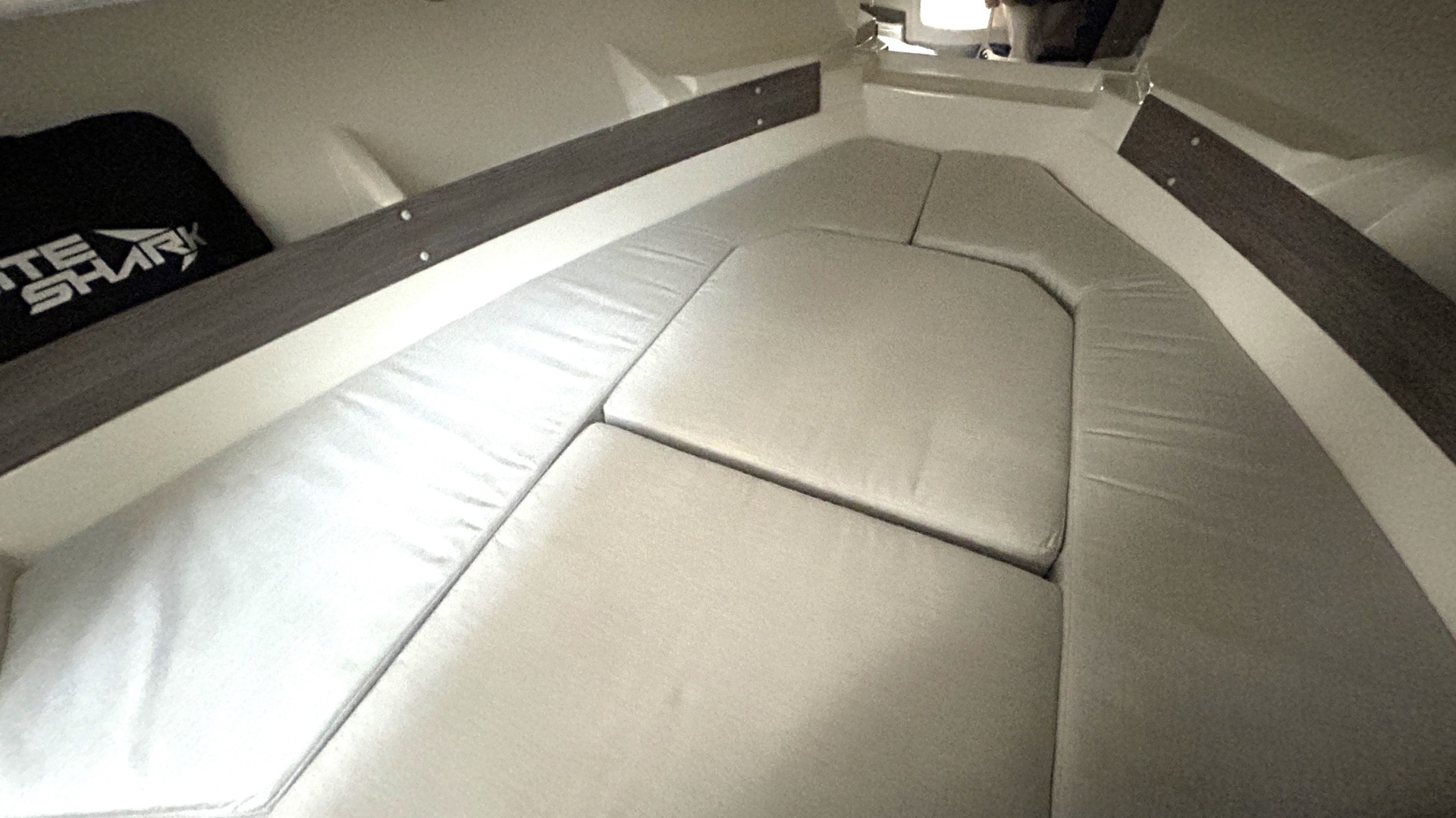 WHITE SHARK - 240 SC à vendre